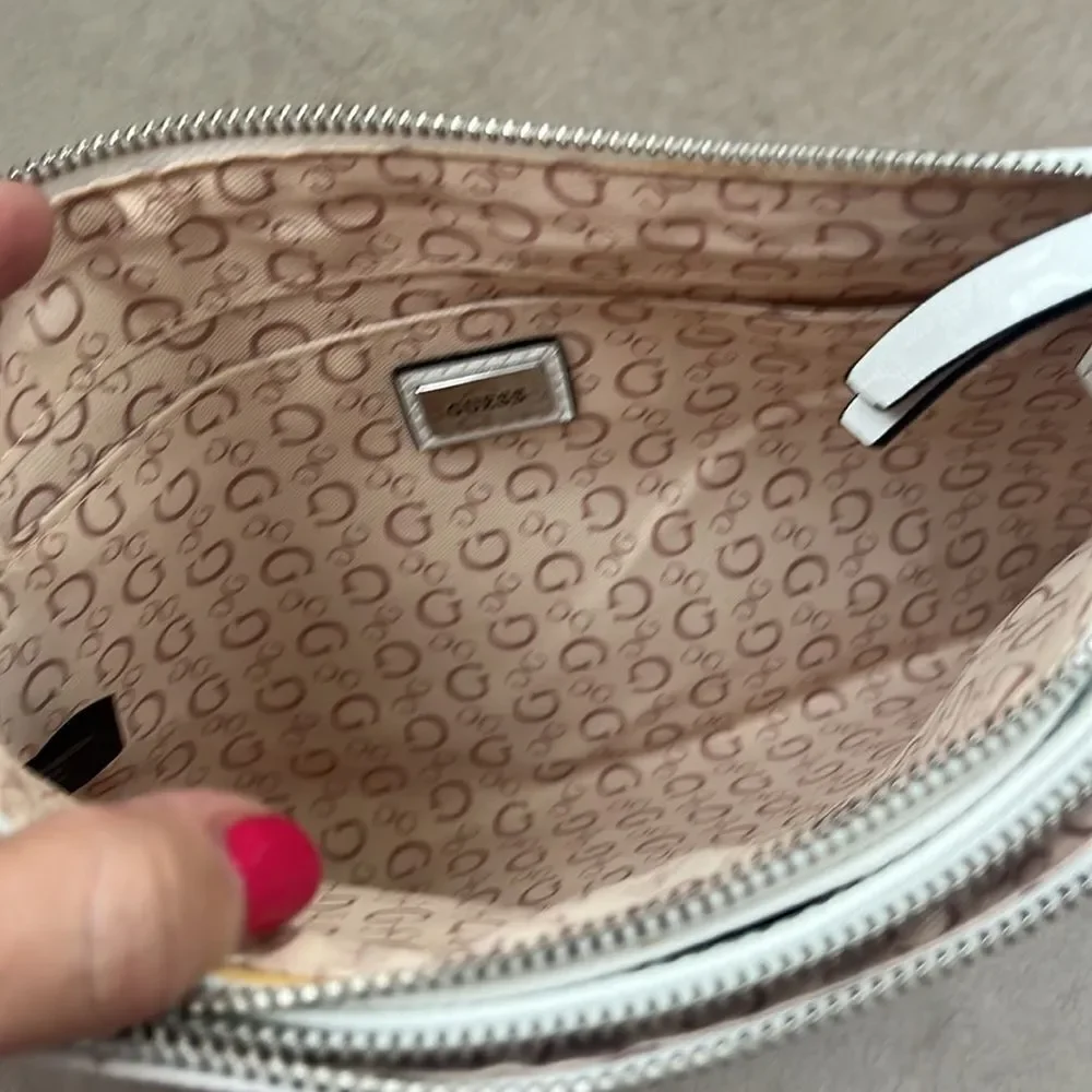*Guess* True White Silver Chain Monogram Double Zip Crossbody Messenger Bag EUC!